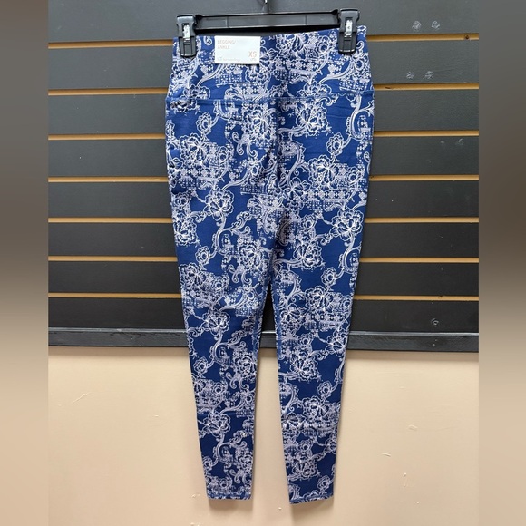 Soft Surroundings Navy Floral Ankle Leggings NWT – XS Stretch Comfort Fit - Picture 2 of 3